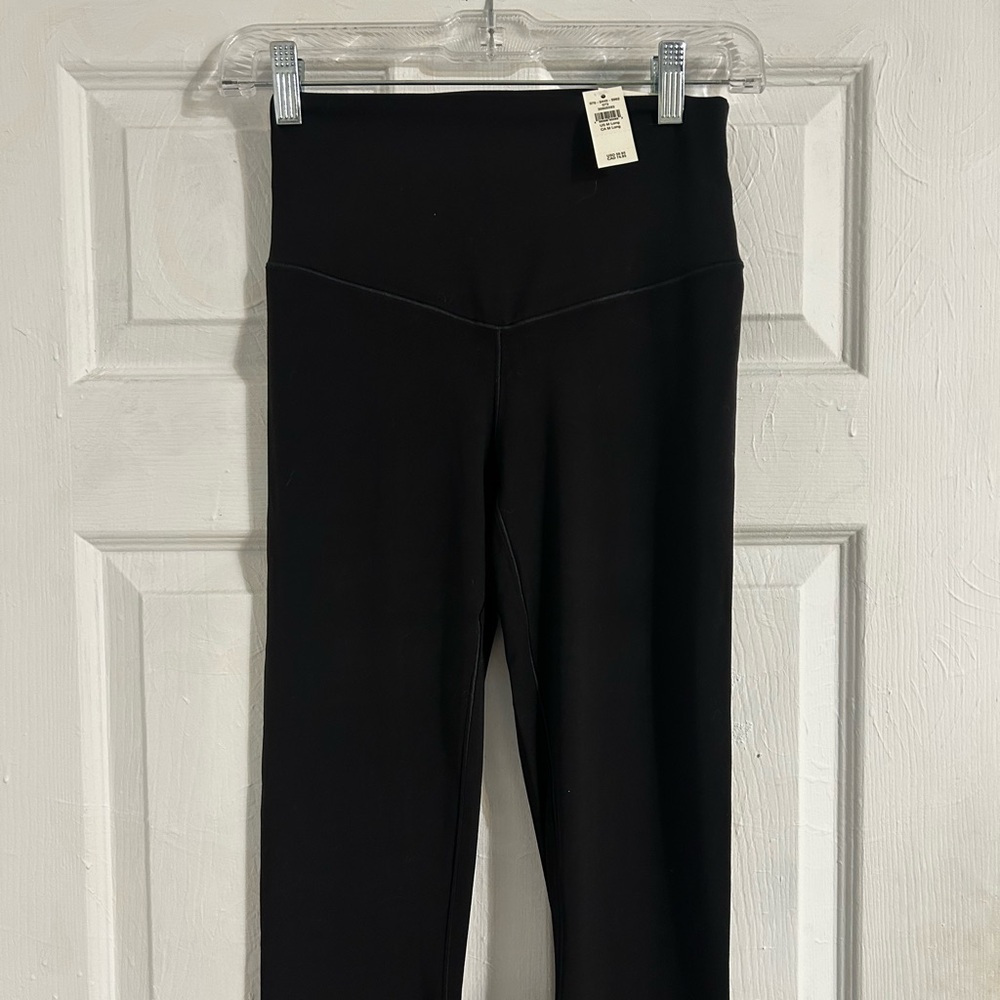 black aerie flare leggings
NEW W/ TAGS